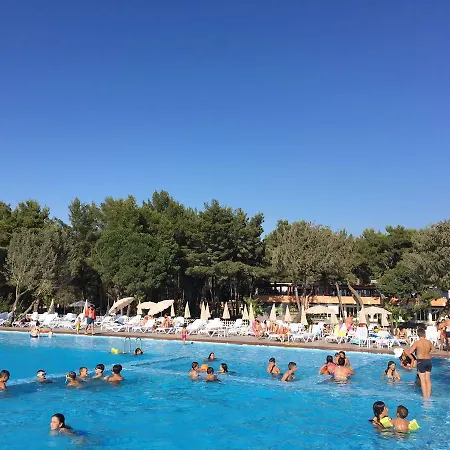 Üdülőközpont Divjaka Resort 3*