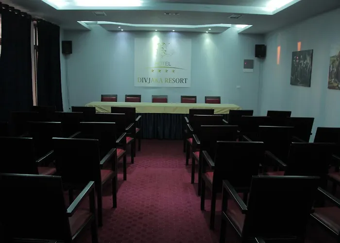 Divjaka Resort דיוויאקה